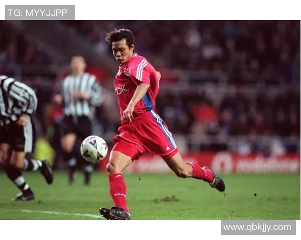 足球明星们的日常生活与场外事业揭秘，看看他们如何平衡运动与私人时间